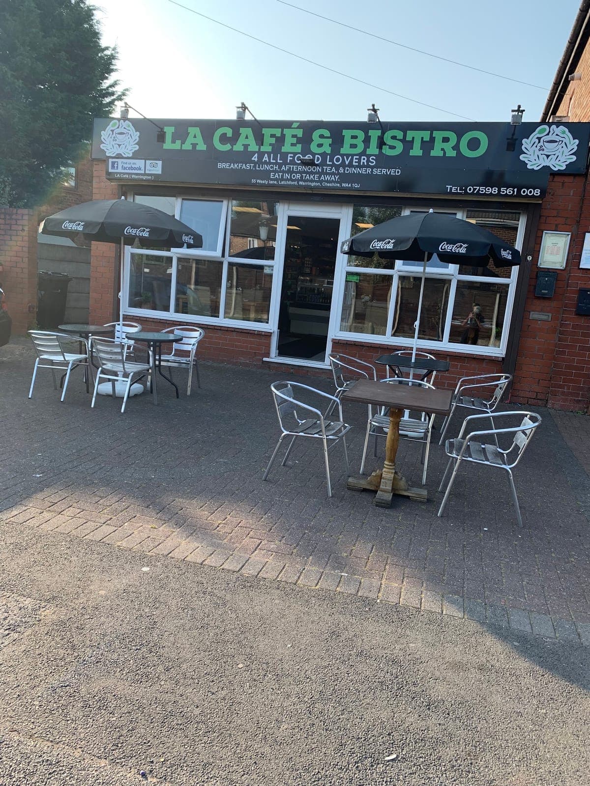 LA Cafe & Bistro