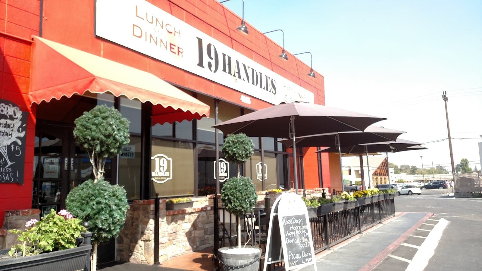 19 Handles Pub & Grill