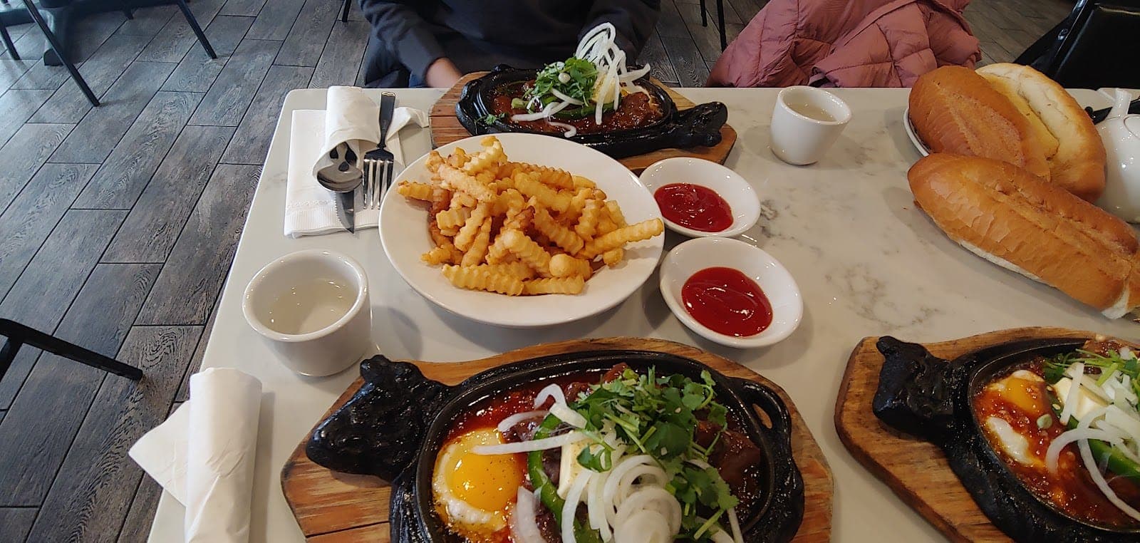 Saigon Chicken House
