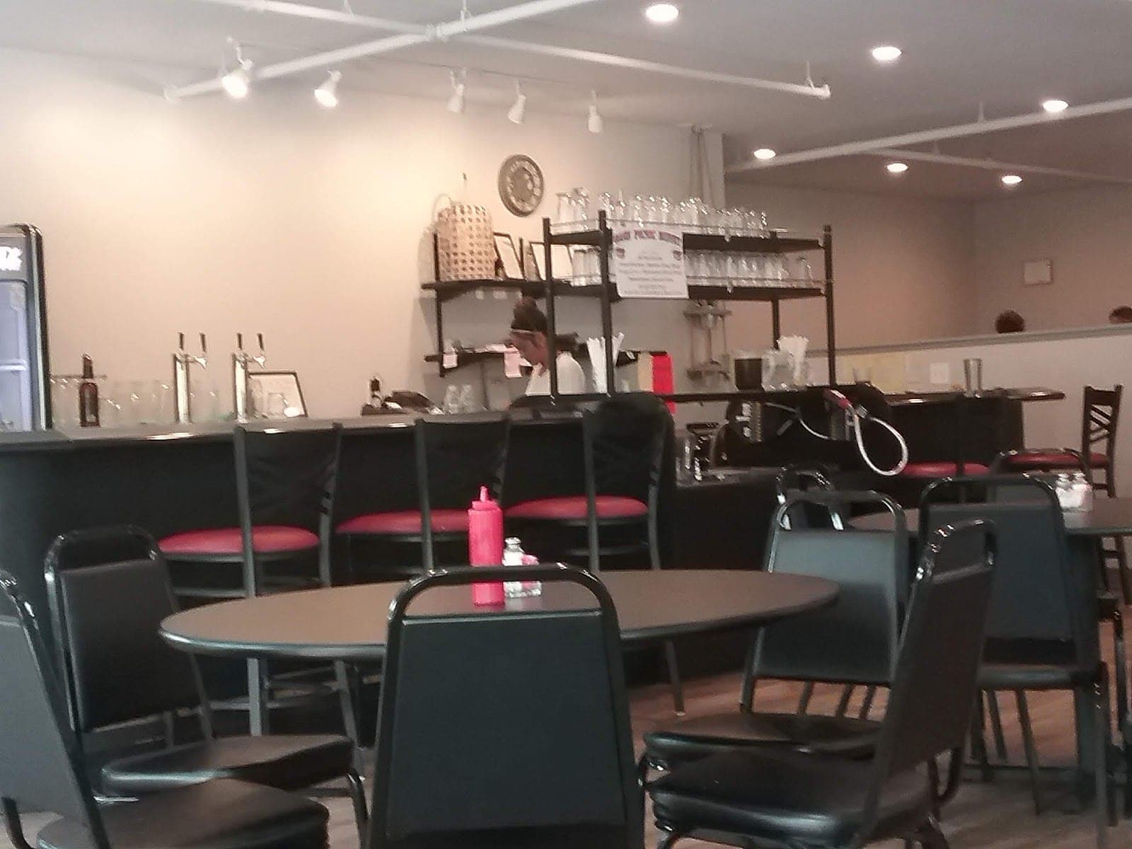 Oasis Restaurant & Lounge