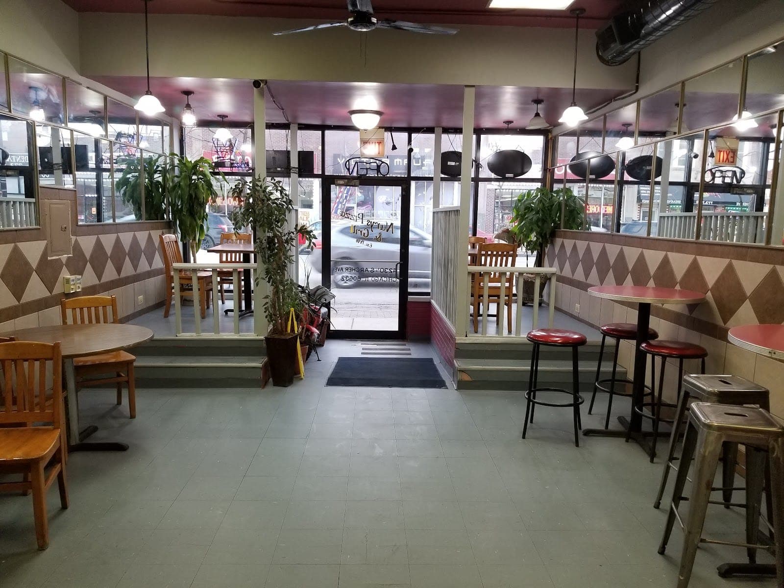 Nary's Grill & Pizza