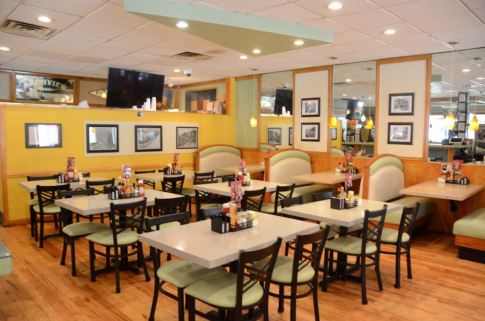 New Archview Restaurant— The Chicago Room