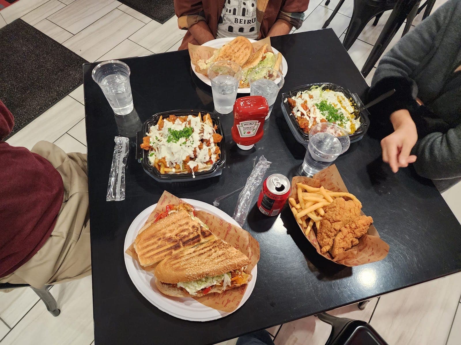 Peepo's - Canton