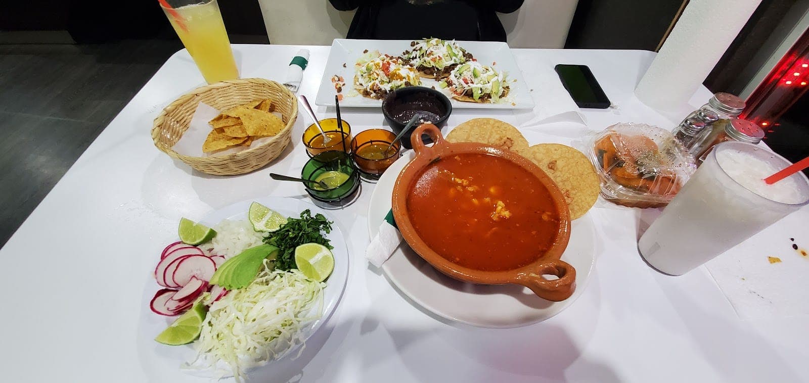 Pozoleria Amiguitas