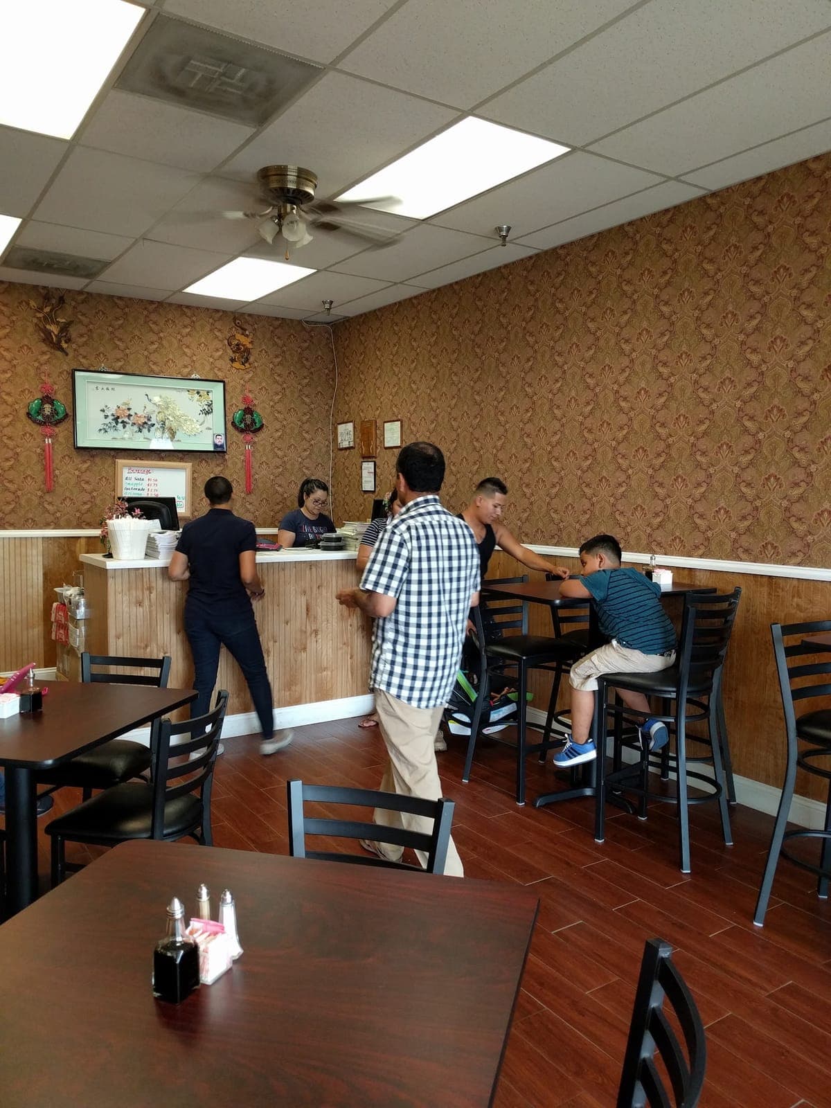 Young Chow Cafe Centreville | Chinese Food & Takeout Near You