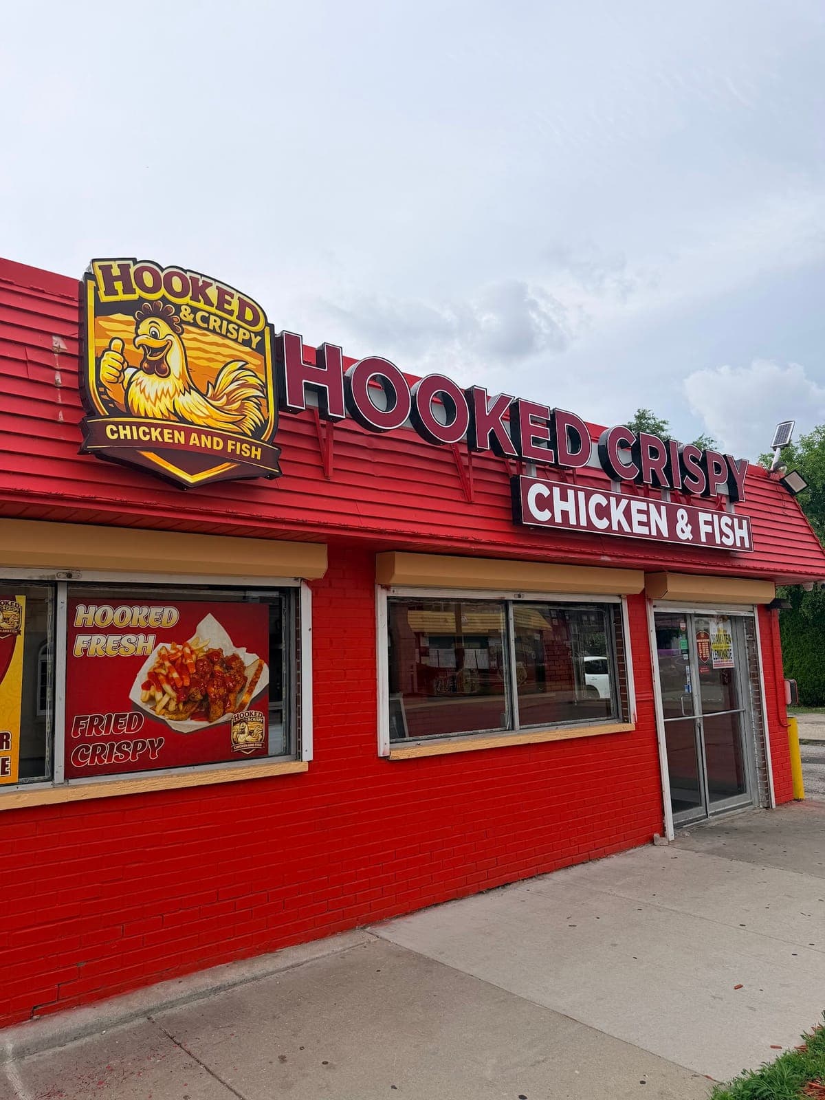HOOKED CRISPY CHICKEN & FISH