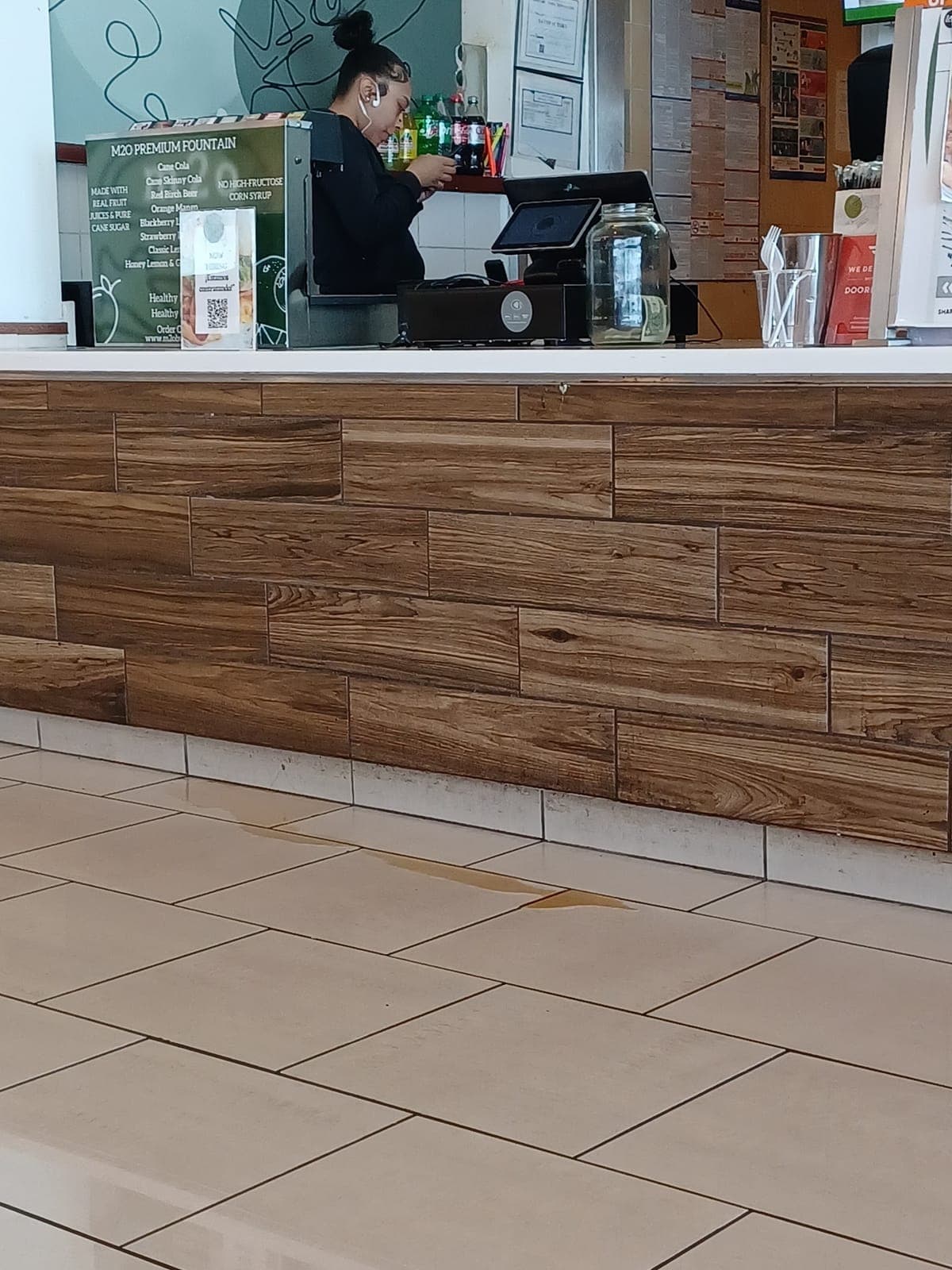 m2o Burgers & Chicken