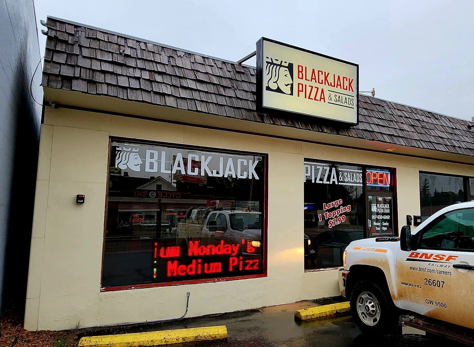 Blackjack Pizza & Salads
