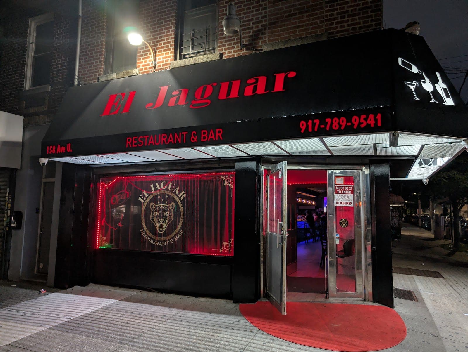 El Jaguar Restaurant & Bar