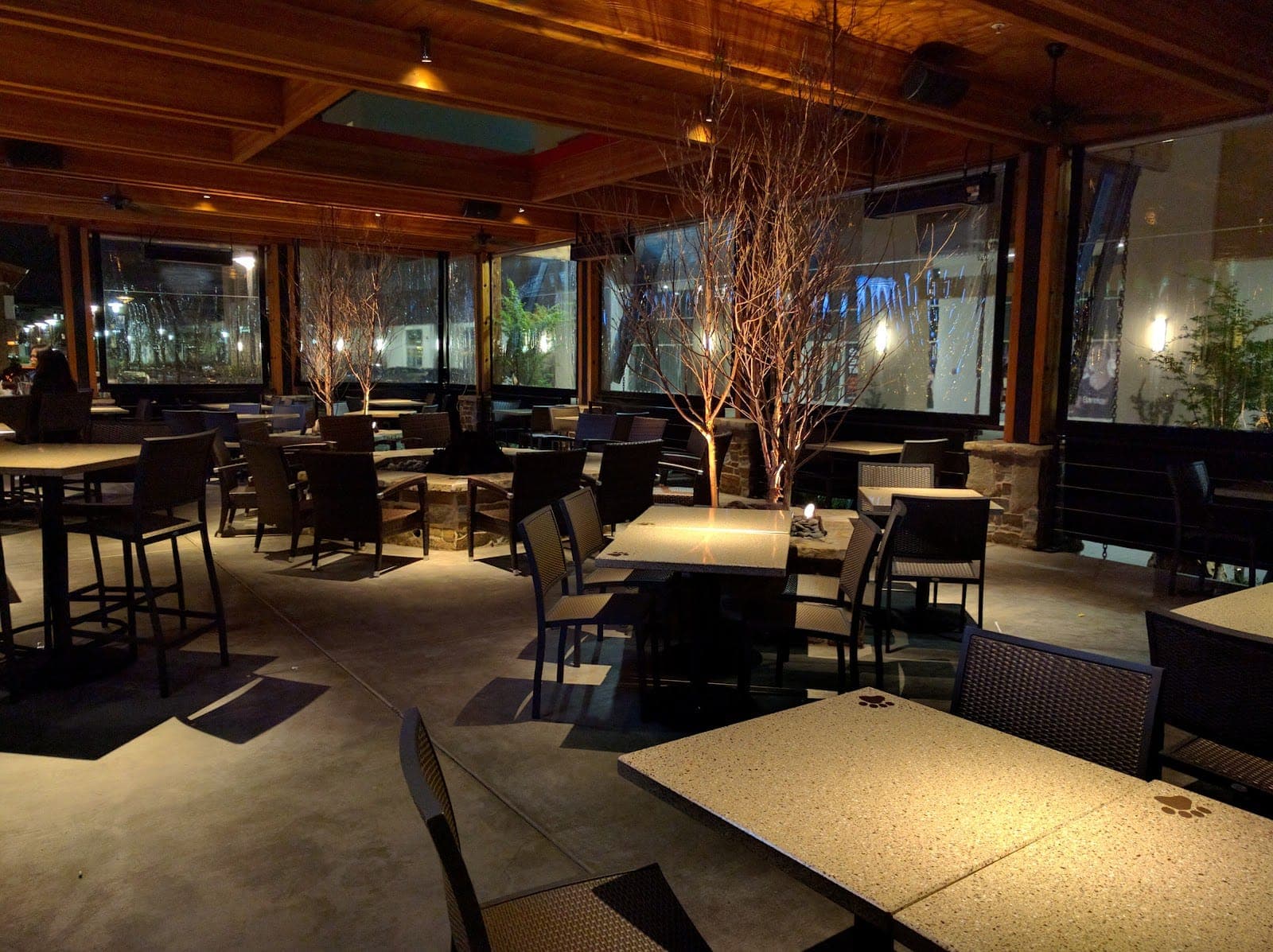 Lazy Dog Restaurant & Bar