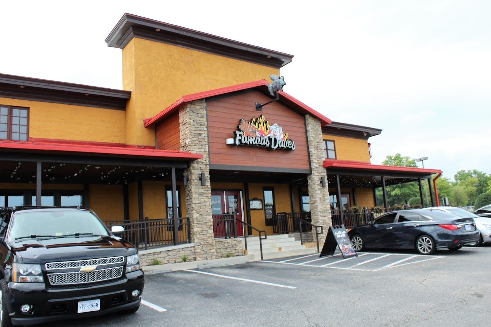 Famous Dave's Bar-B-Que