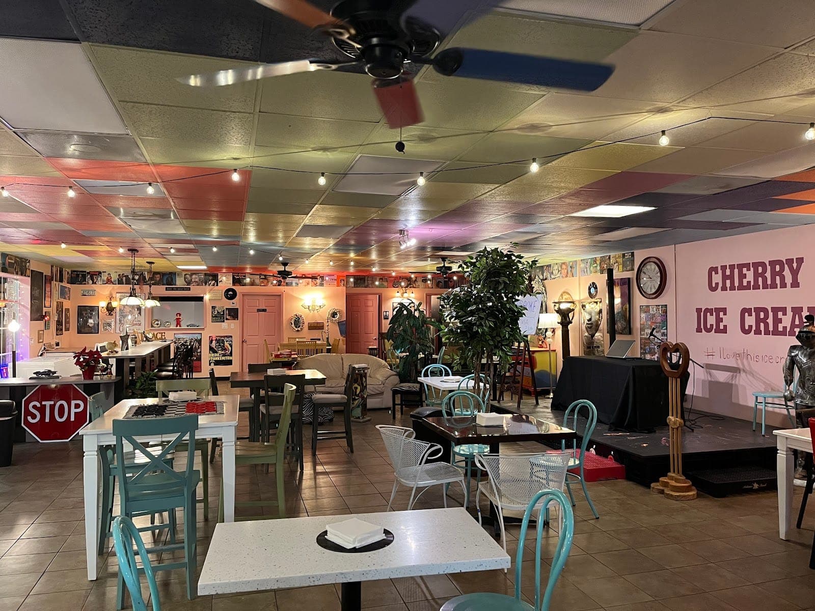 Cherry Hill - Ice Cream Cafe - Daytona Beach Shores