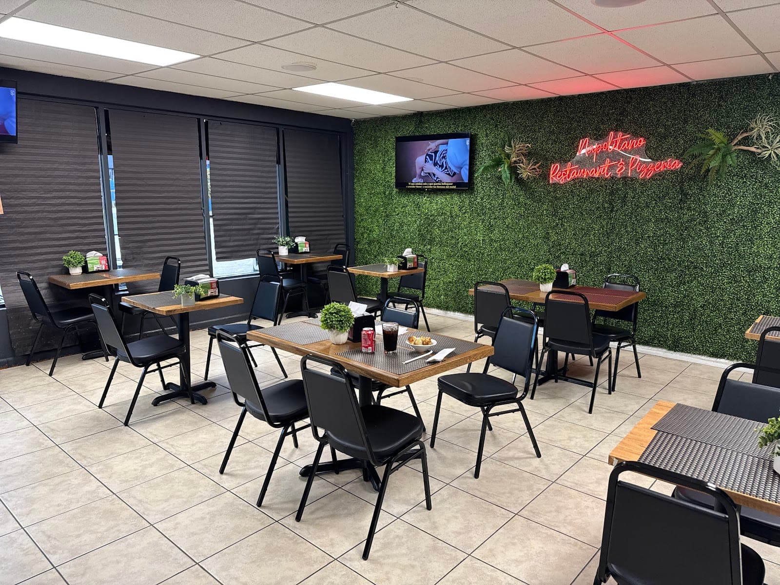 Napolitano Restaurant & Pizzeria