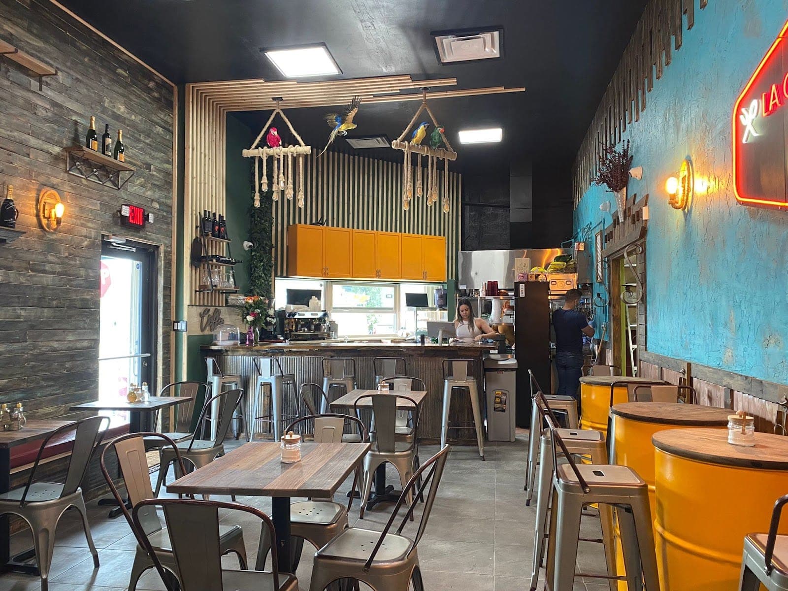 La Cotorra Café