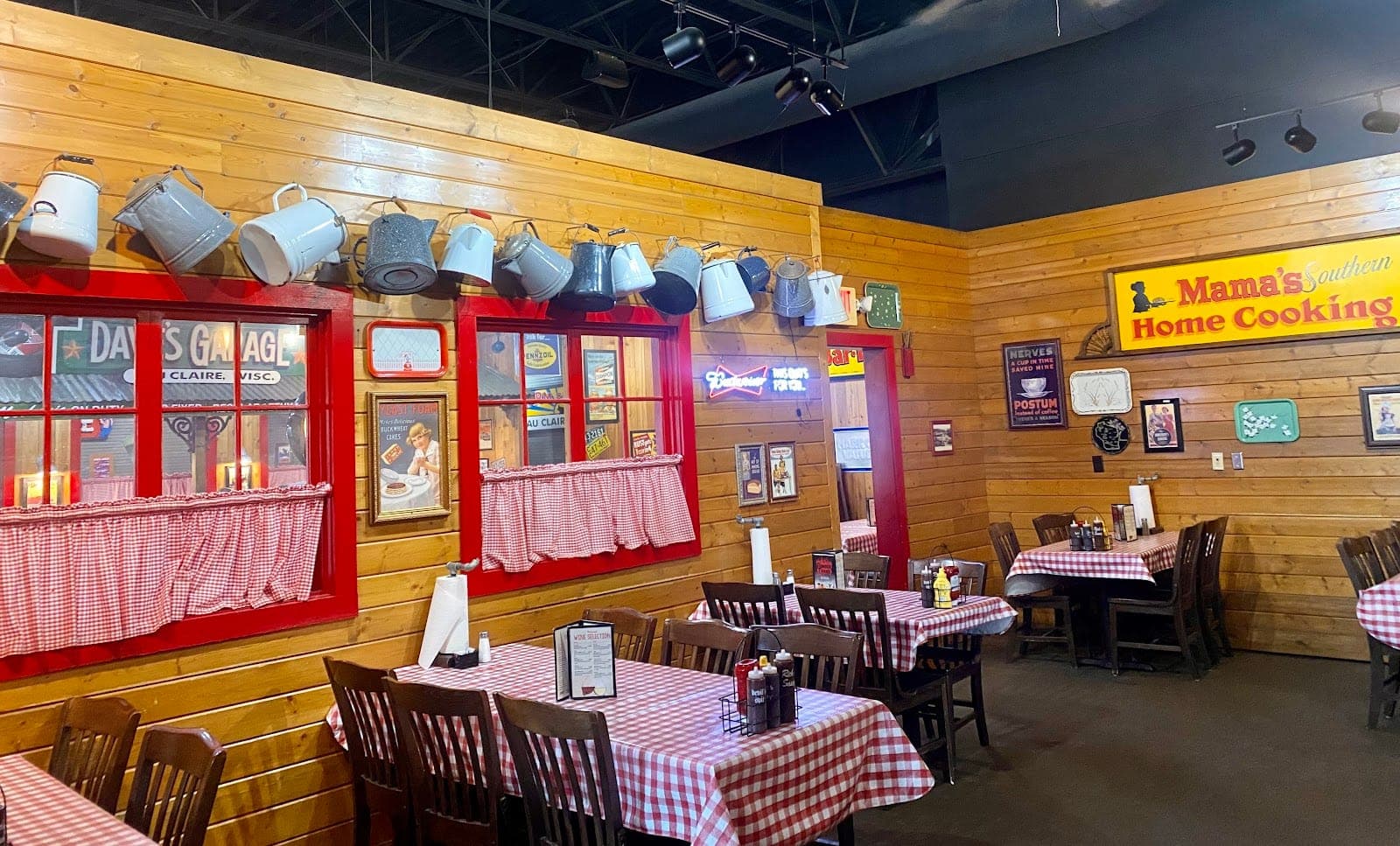 Famous Dave's Bar-B-Que