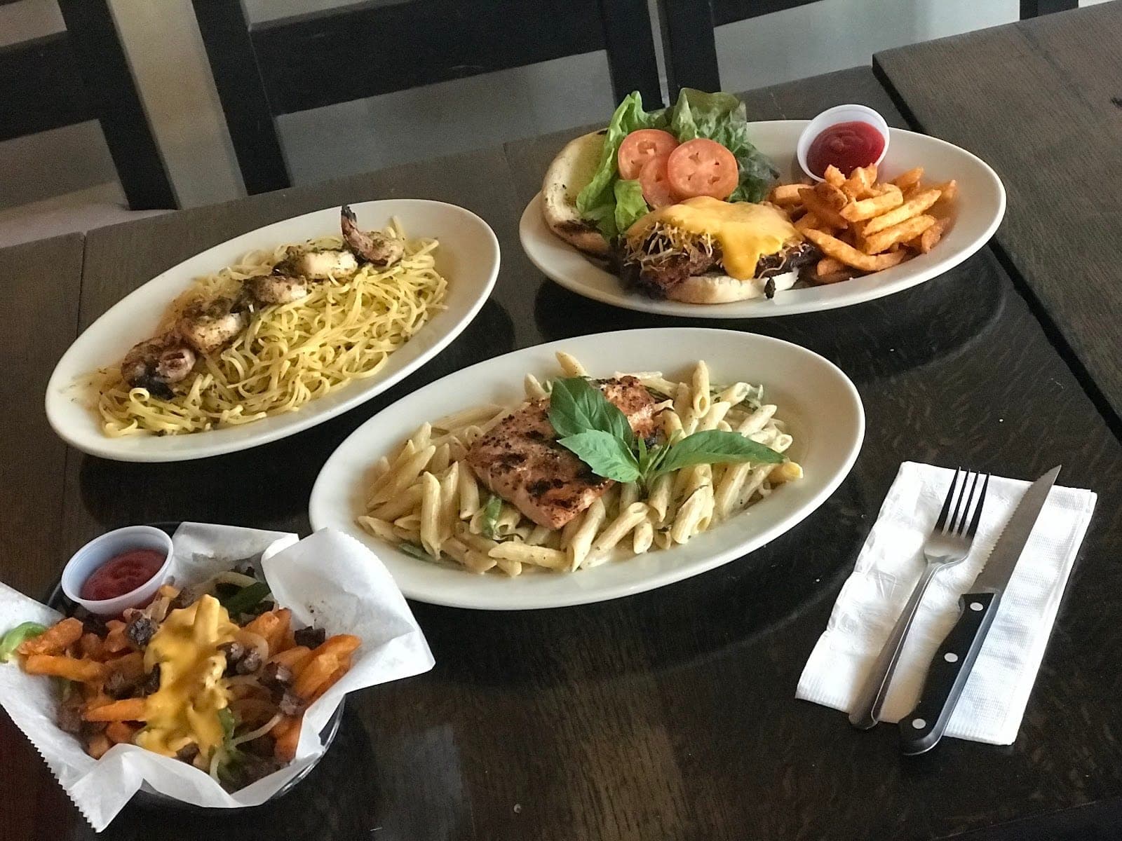 Halsey Bar & Grill