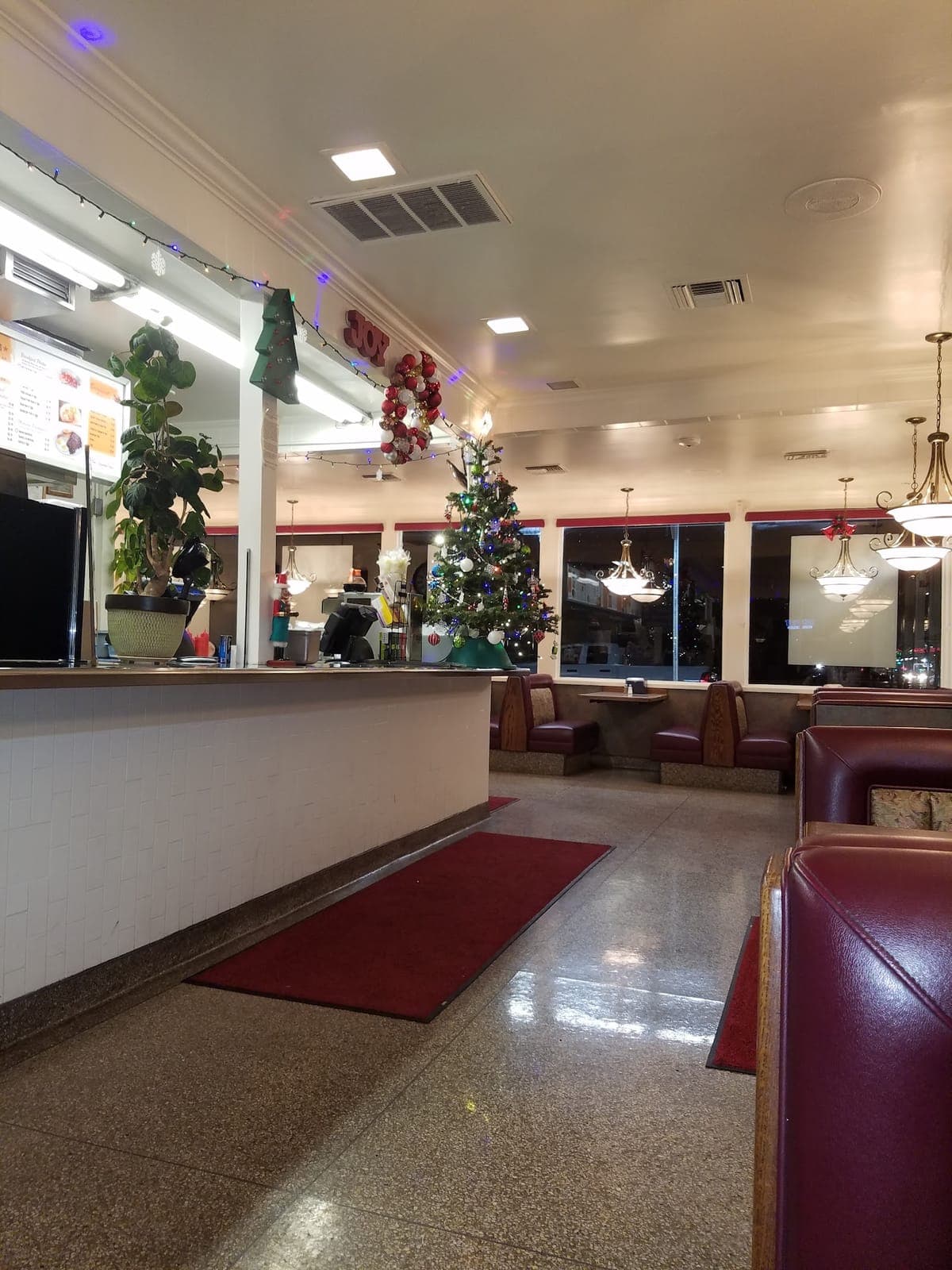 Tom's Famous Burgers 6