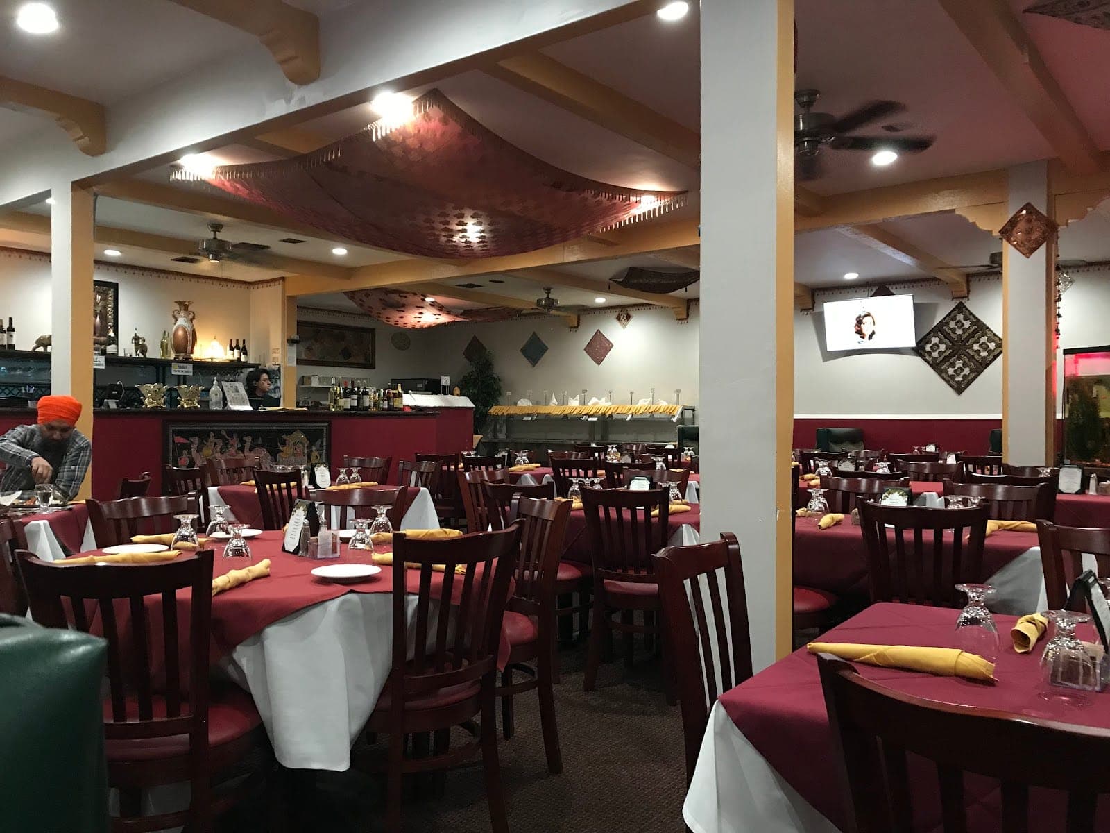 India's Tandoori Halal Restaurant