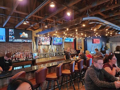 BoomBozz Pizza & Watch Bar