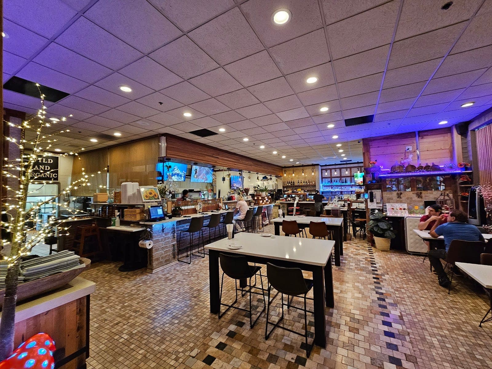 Oystra Seafood Kitchen
