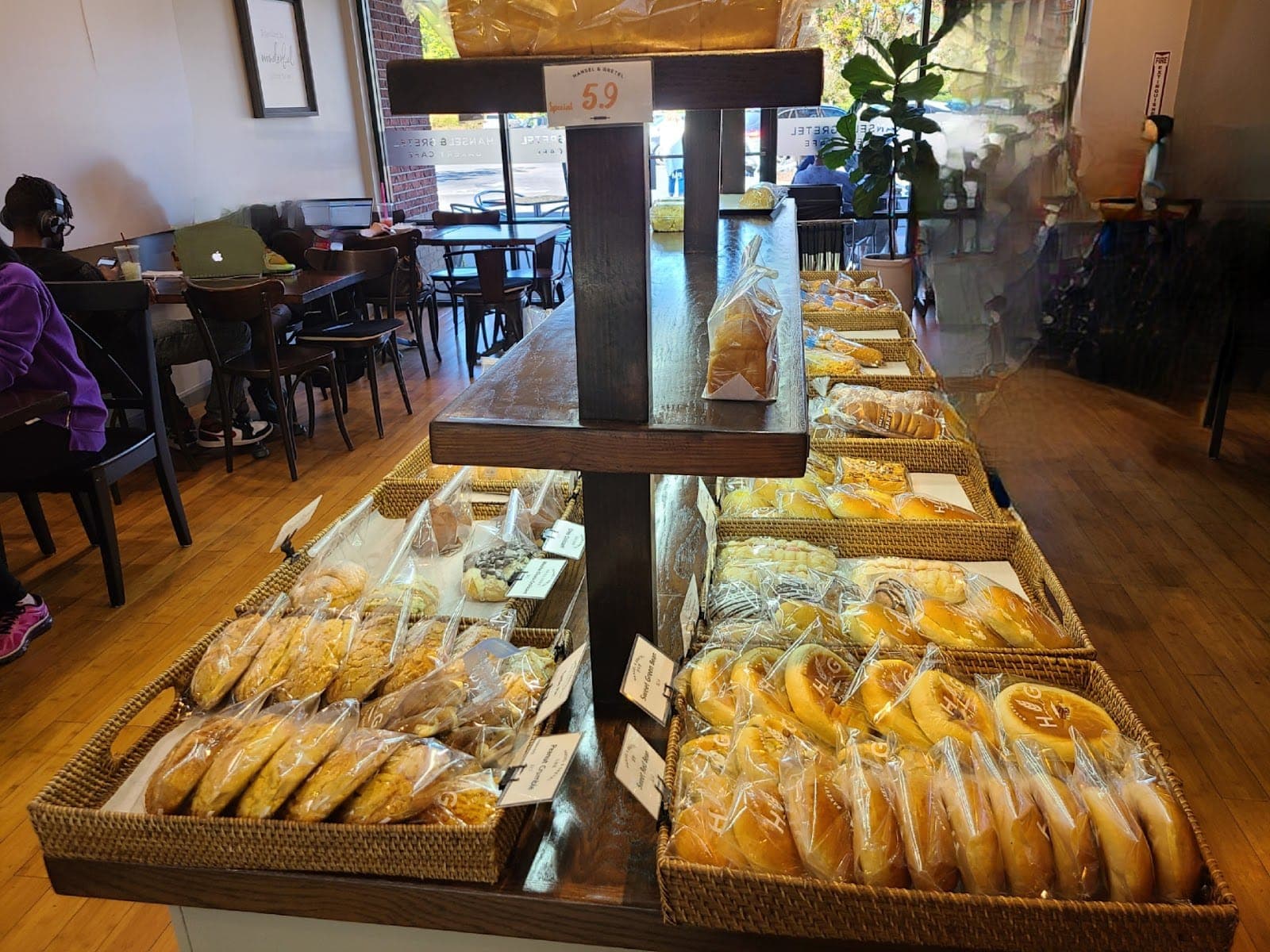 Hansel & Gretel Bakery Cafe JC