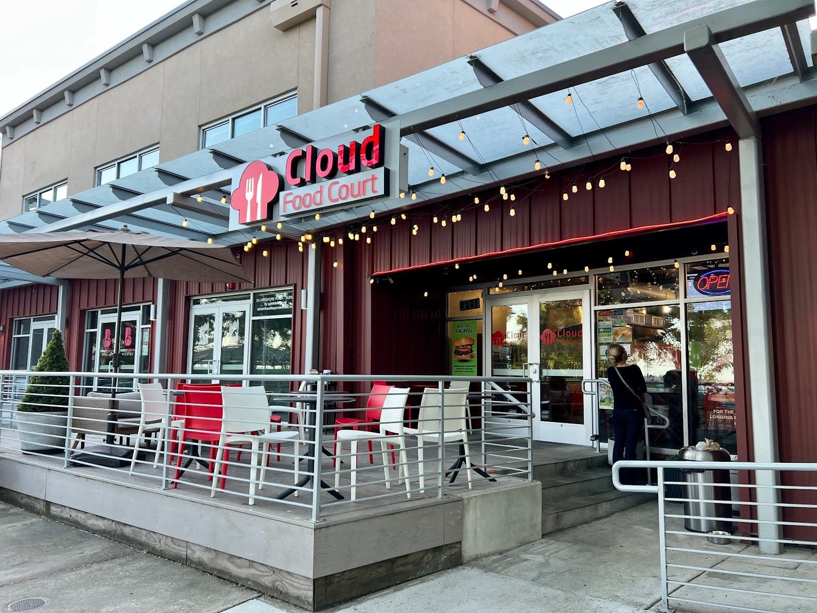 Cloud Food Court Restaurant & Burgers Kirkland