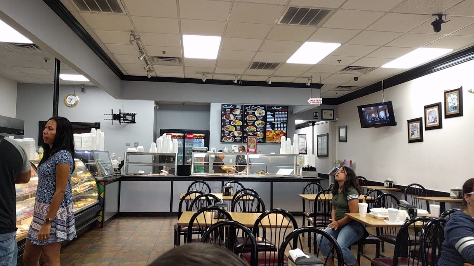 Sol De Borinquen Bakery, Deli & Restaurant