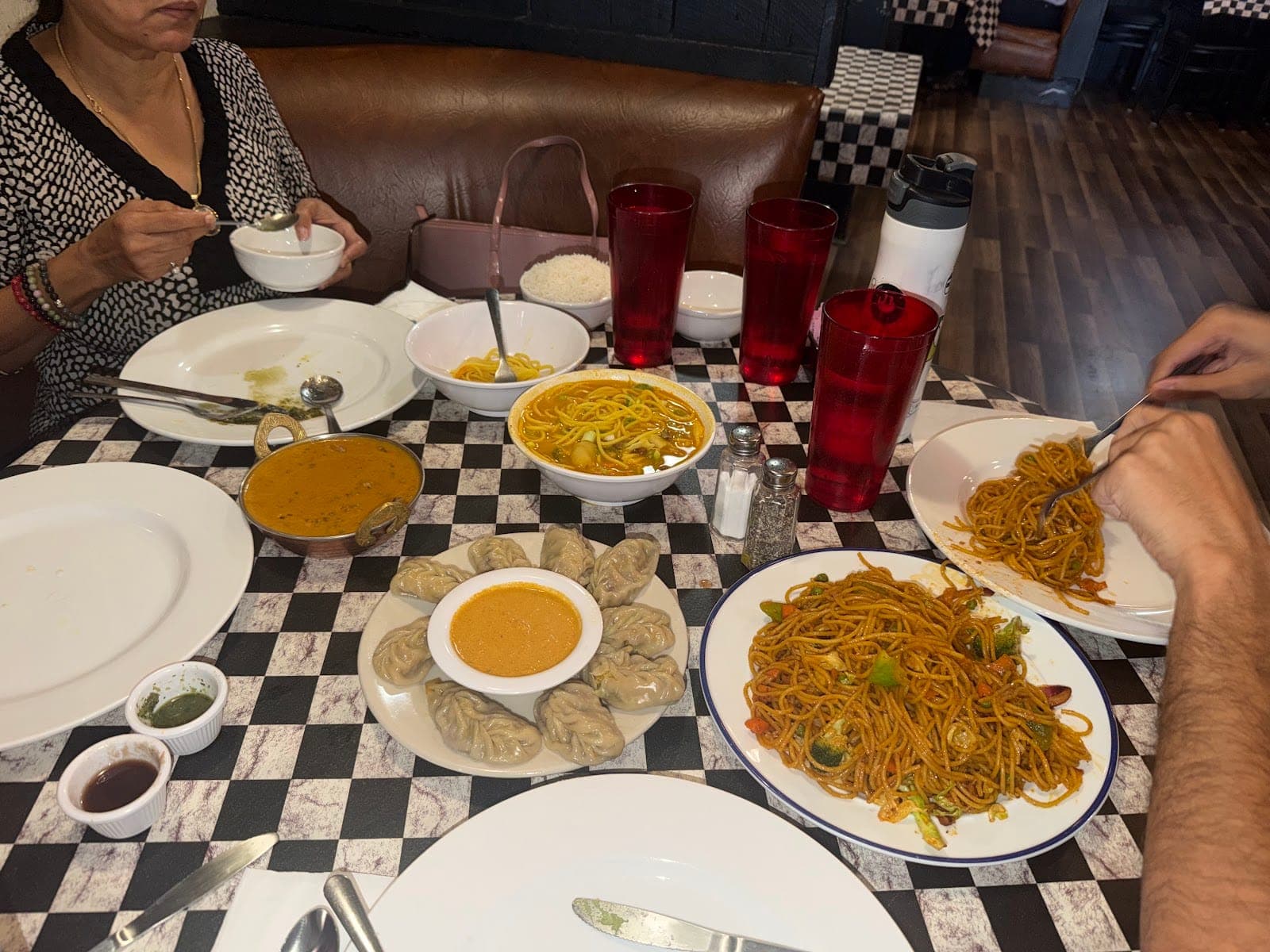 MOMO HOUSE & GRILl