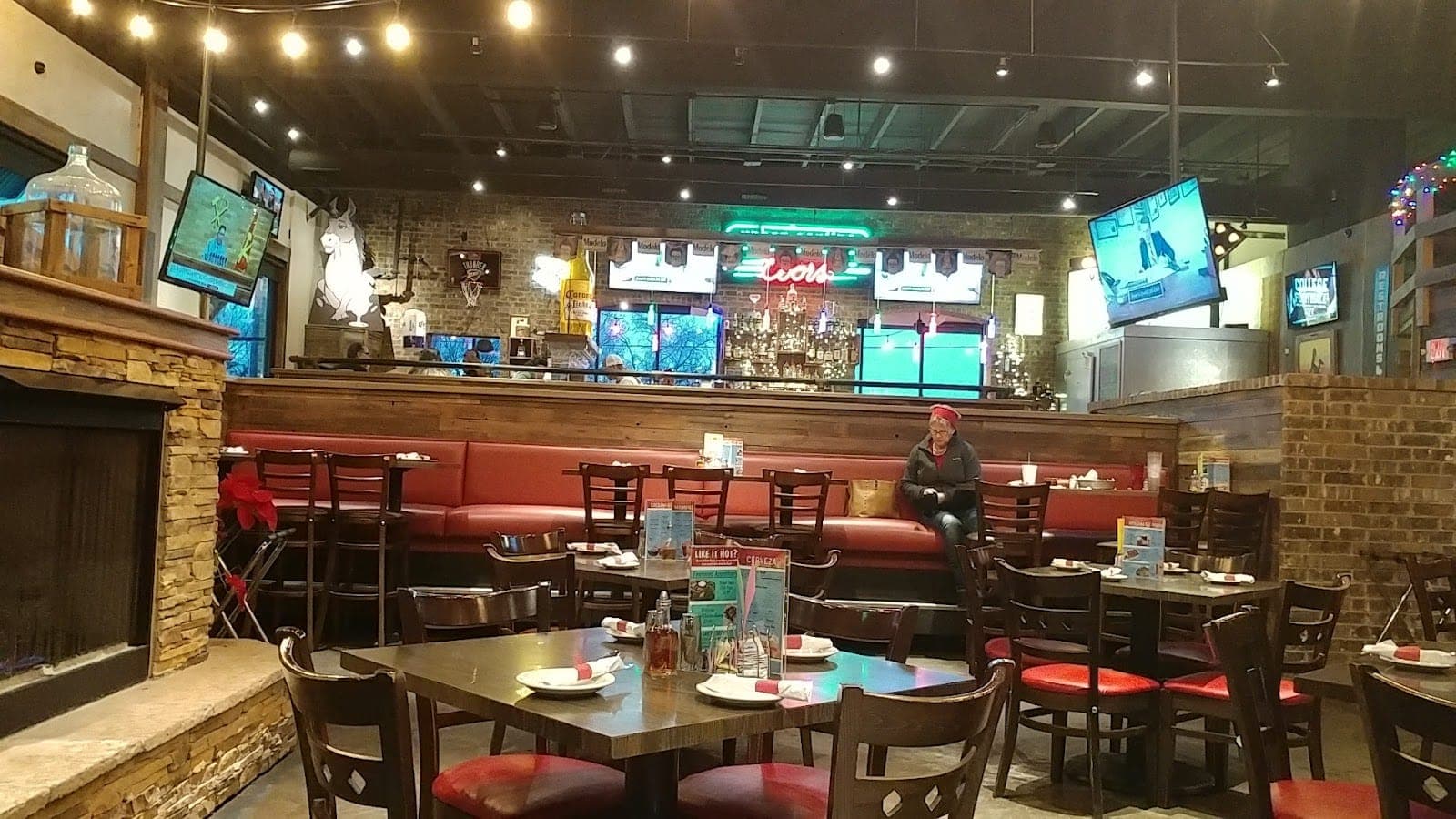 Salas Urban Cantina