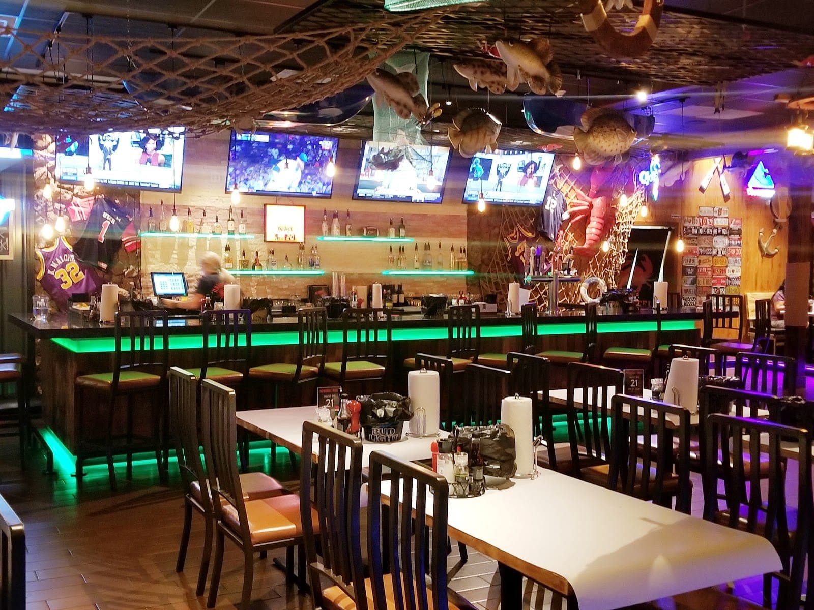 Hook & Reel Cajun Seafood & Bar