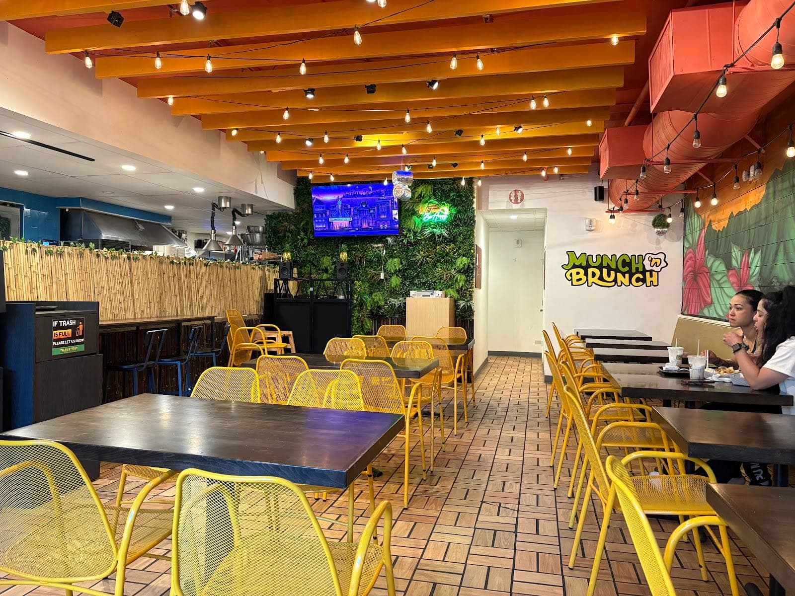 Munch N Brunch Cafe