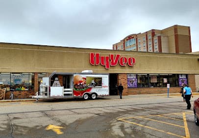 Hy-Vee Grocery Store