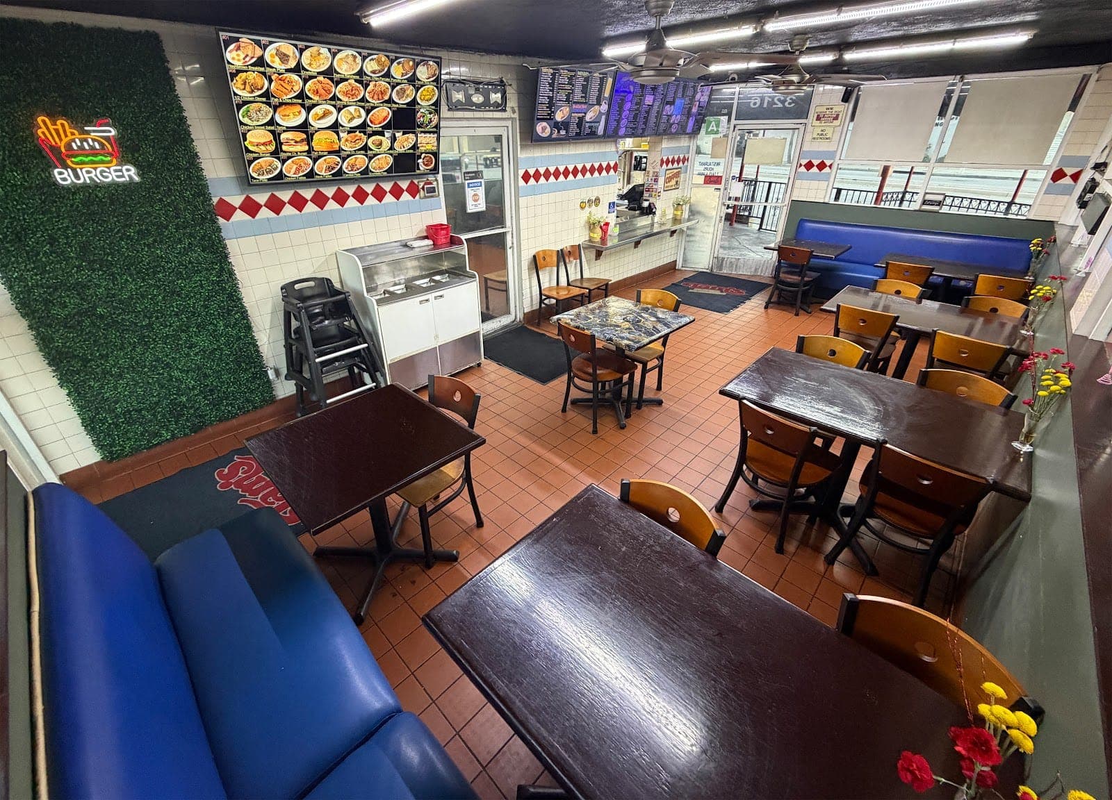 Tam's Burgers