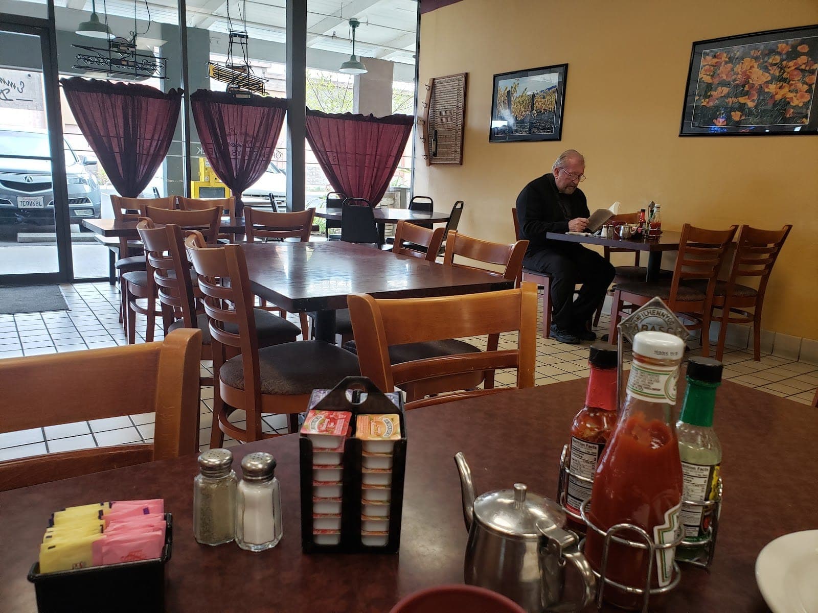 Emmy Lou's Diner/La Cocina de Doña Luz
