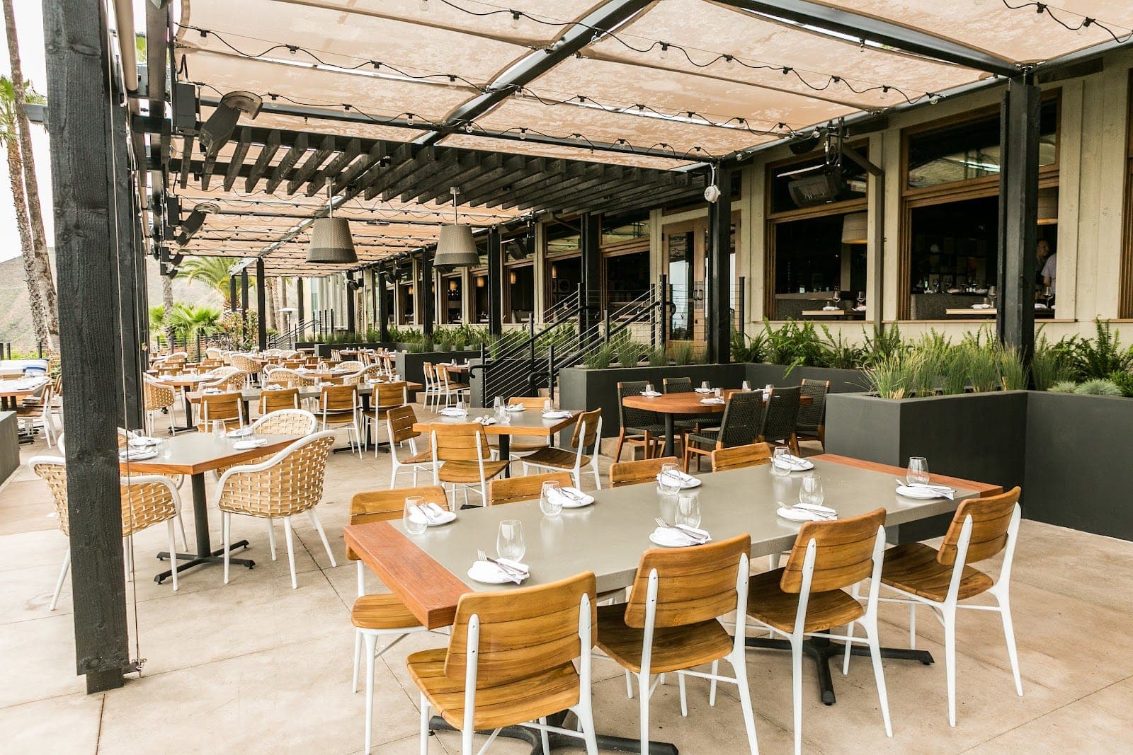Castaway Restaurant, Bar & Special Events