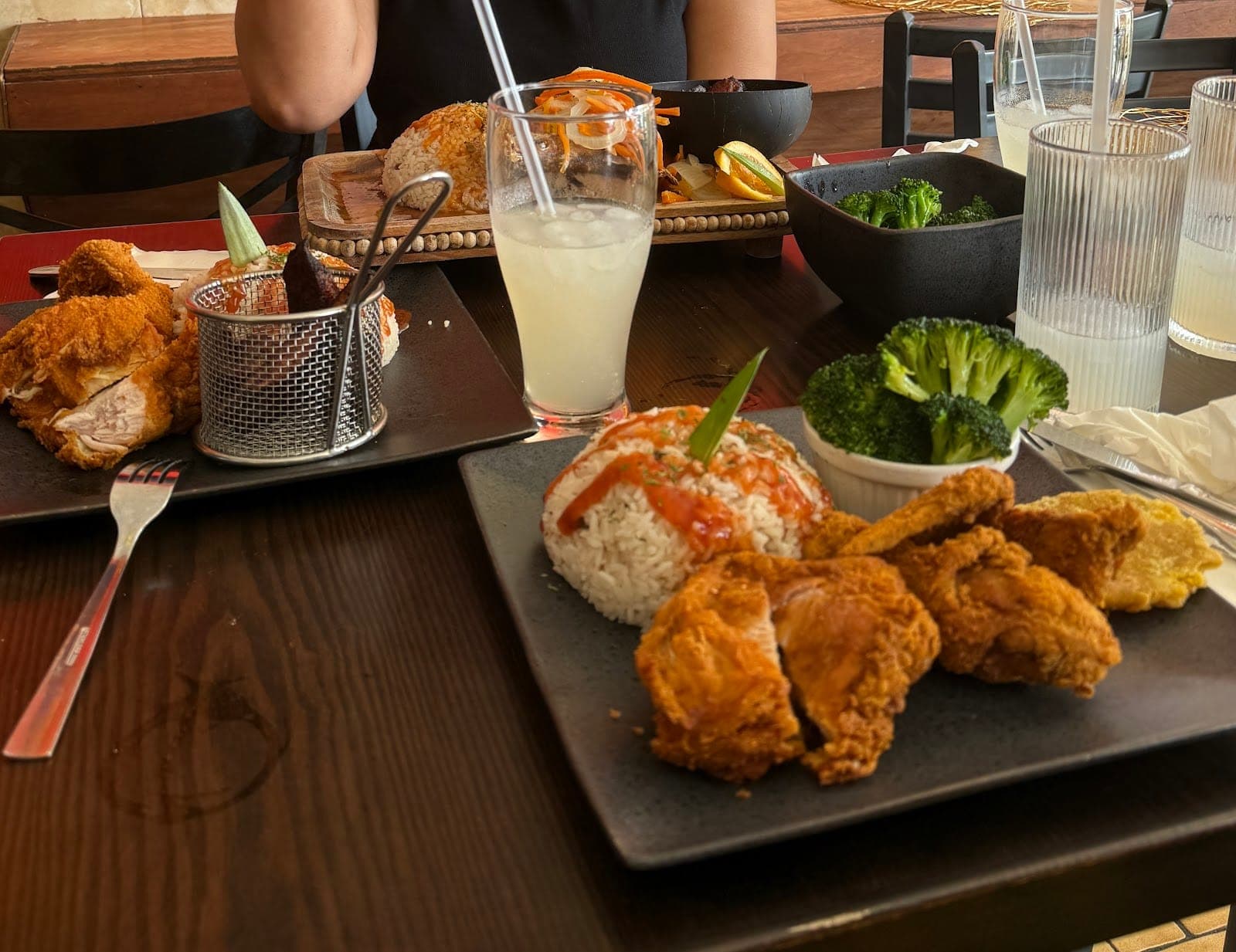 Rootz Bar n Cafe