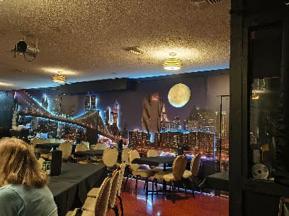 Snappers Grill & Comedy Club