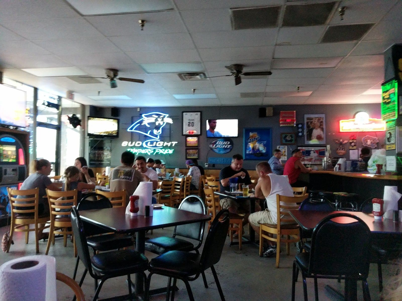 Shawkers Grill & Bar