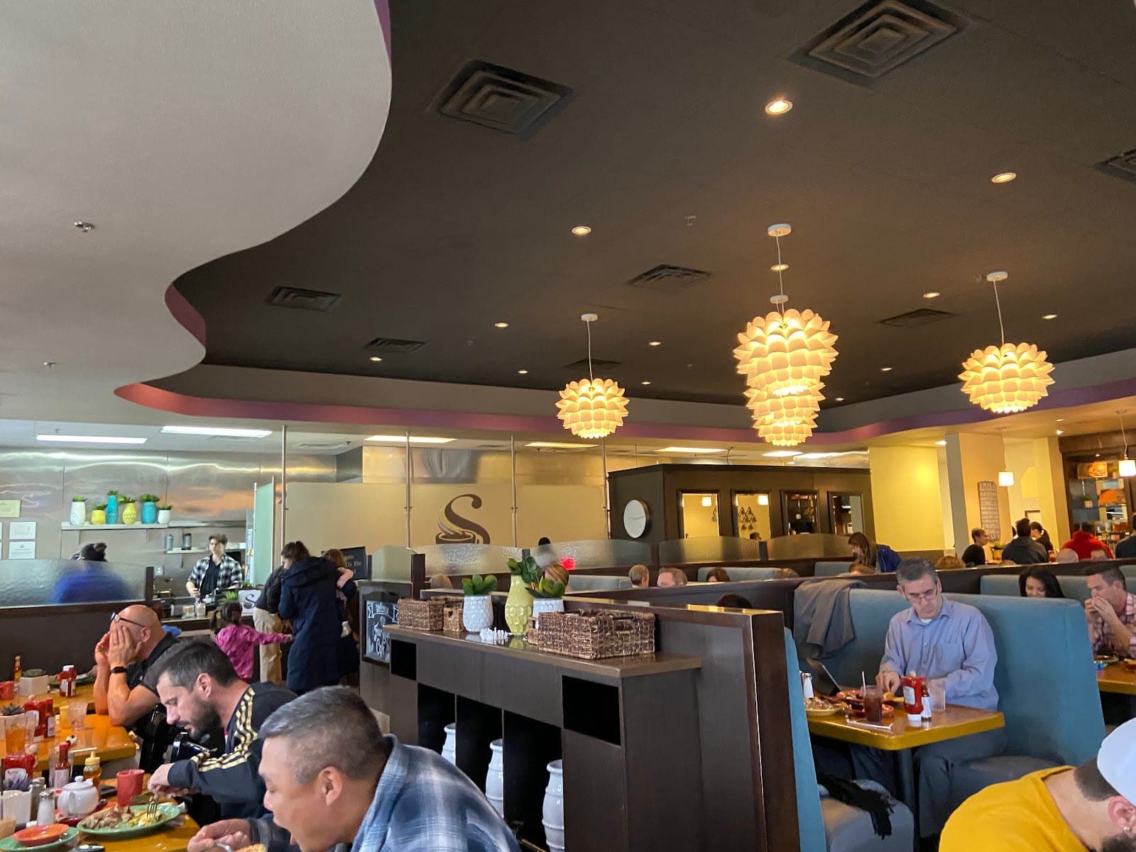 Four Sisters Cafe