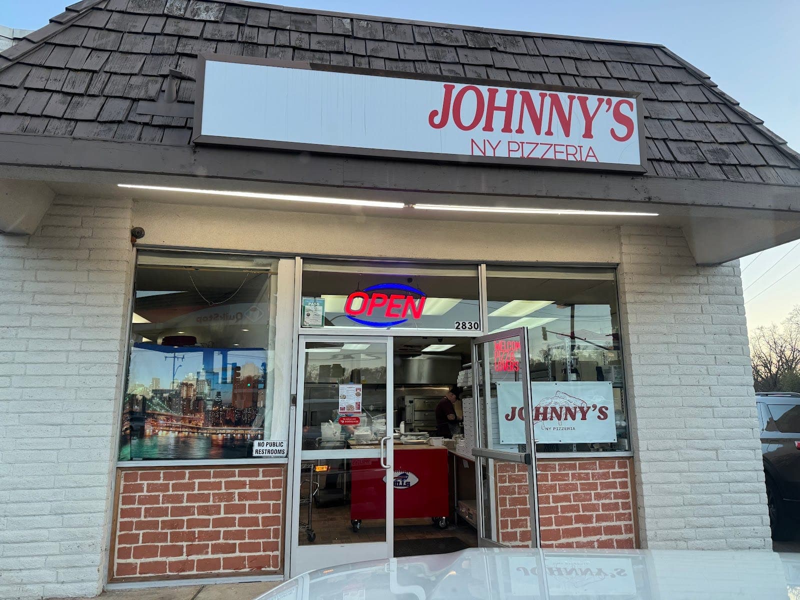 Johnny’s NY Pizzeria