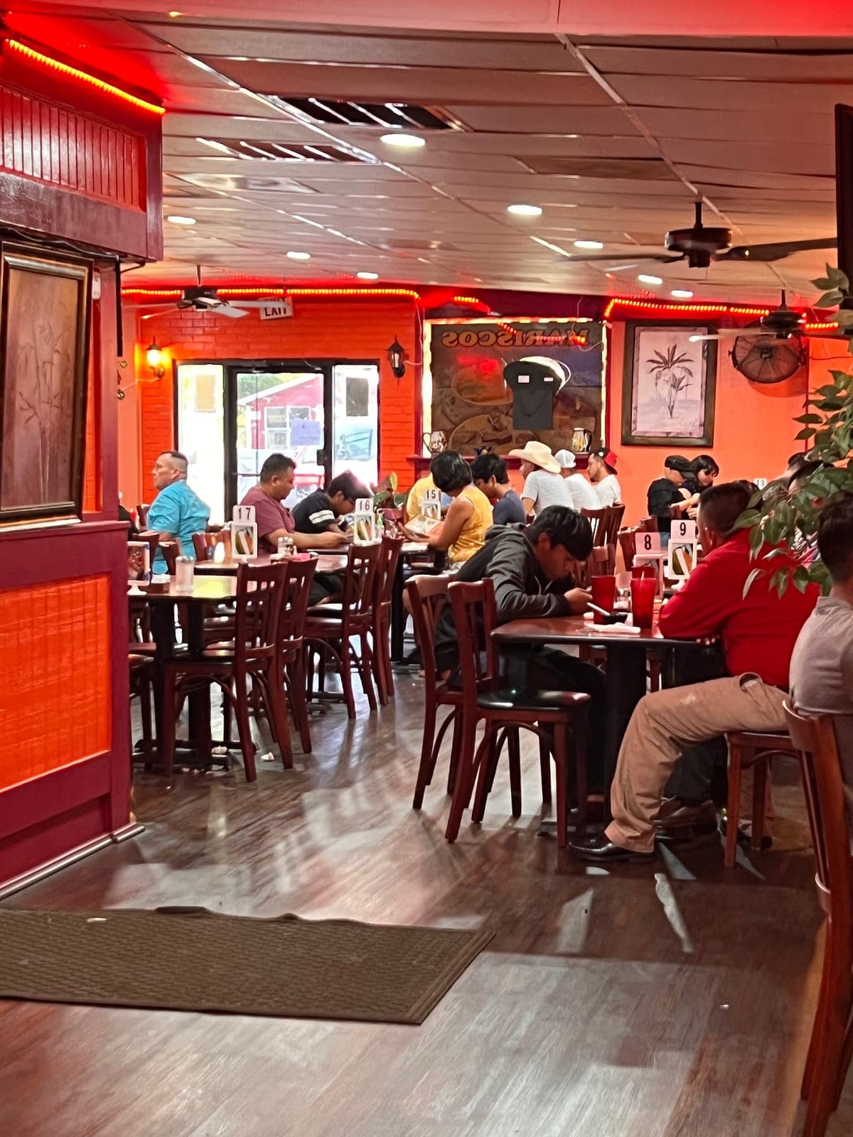 Taqueria y Pupuseria Azteca
