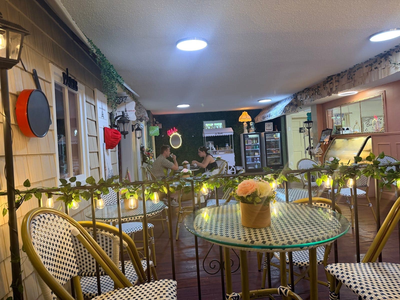 La Vie French Café