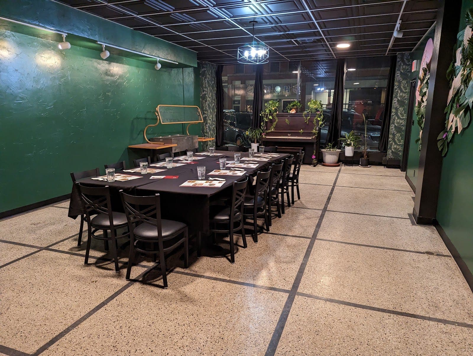 Arroy Thai & Filipino Restaurant