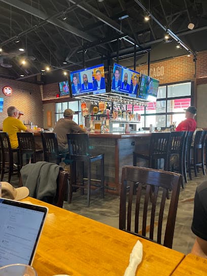Old Chicago Pizza + Taproom