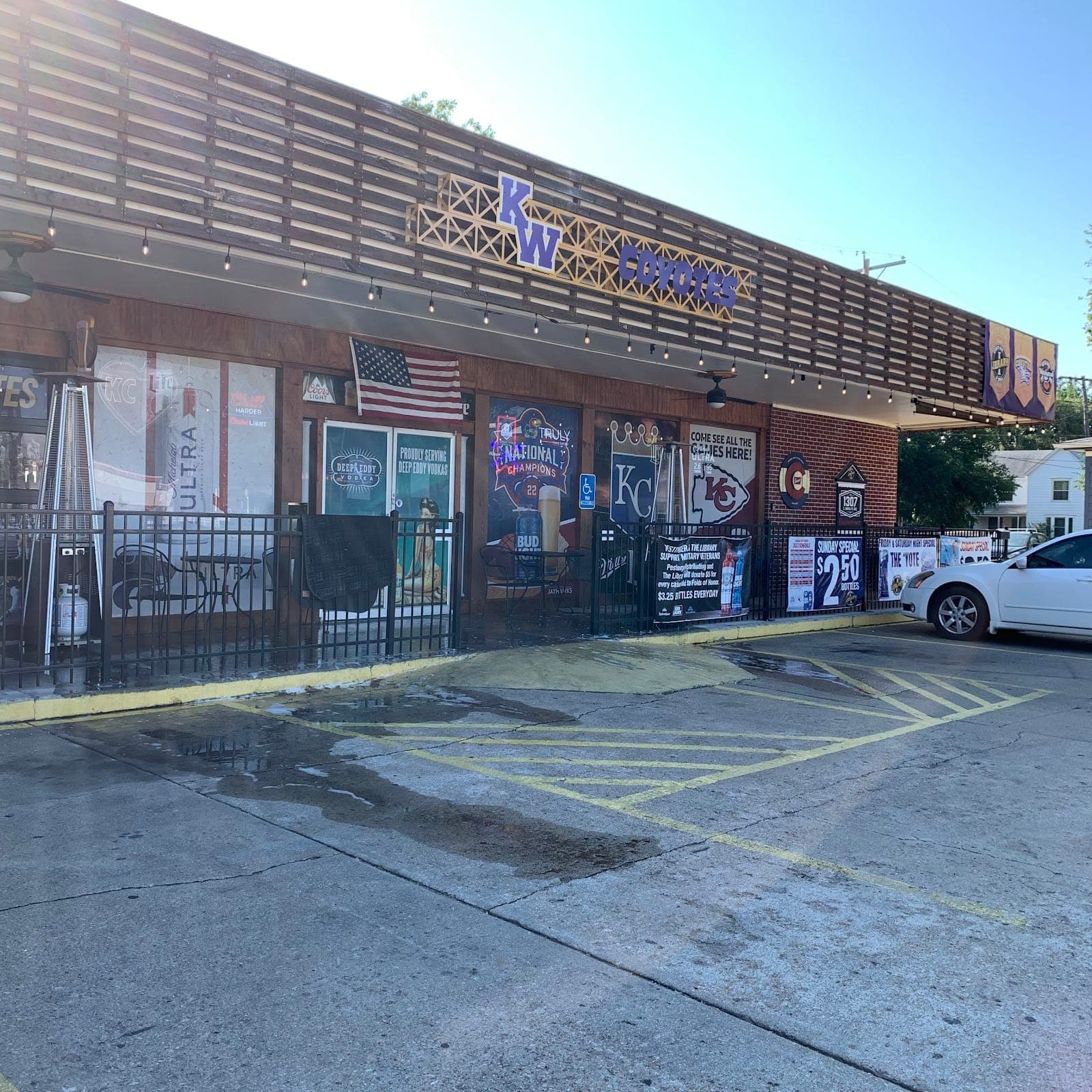 Library Sports Bar & Grill