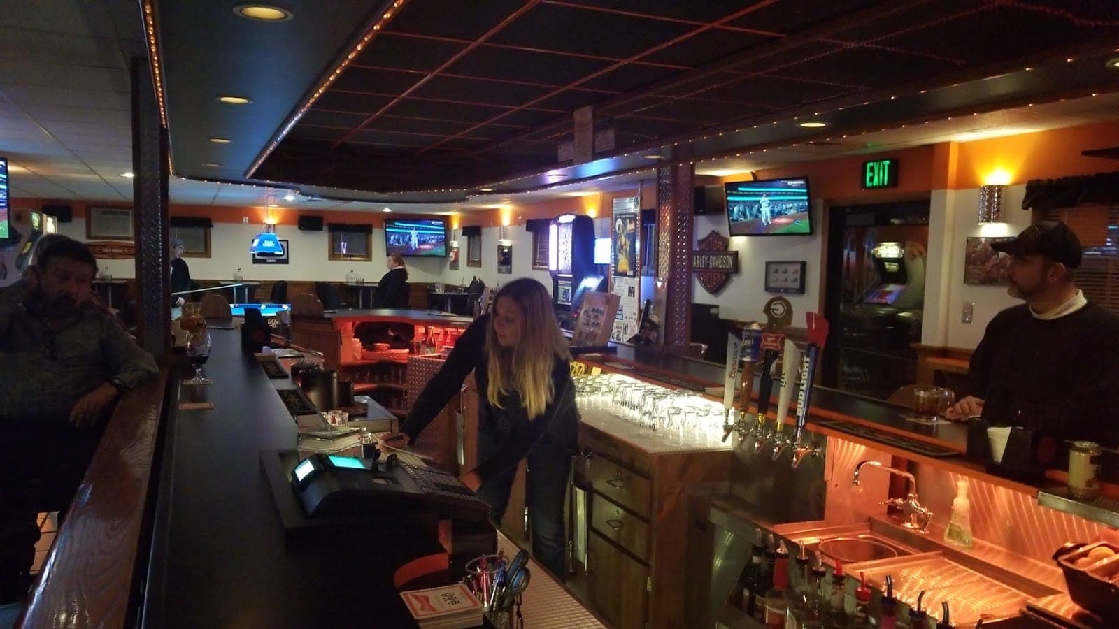Superior Bar And Grill
