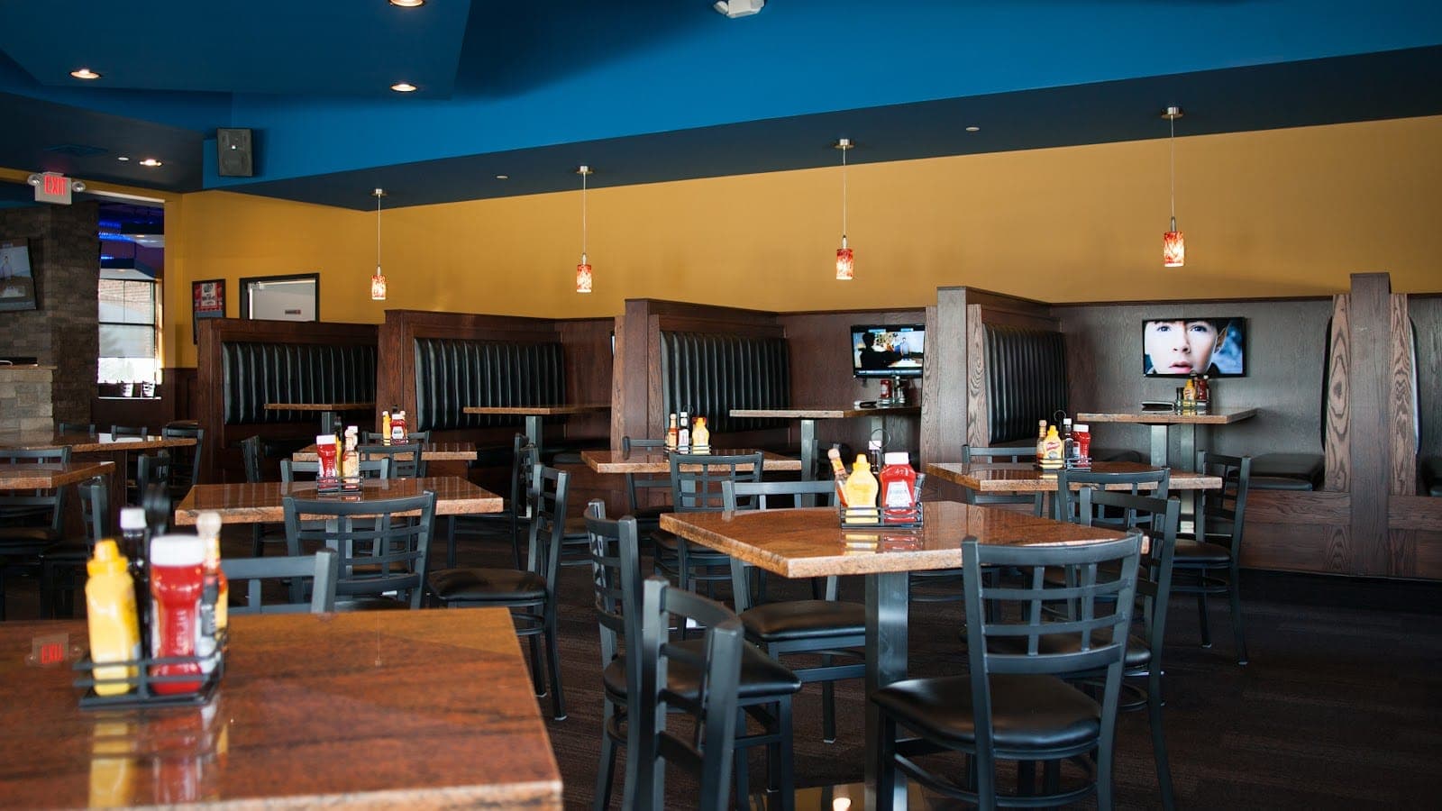 Art & Jake's Sports Bar & Grill