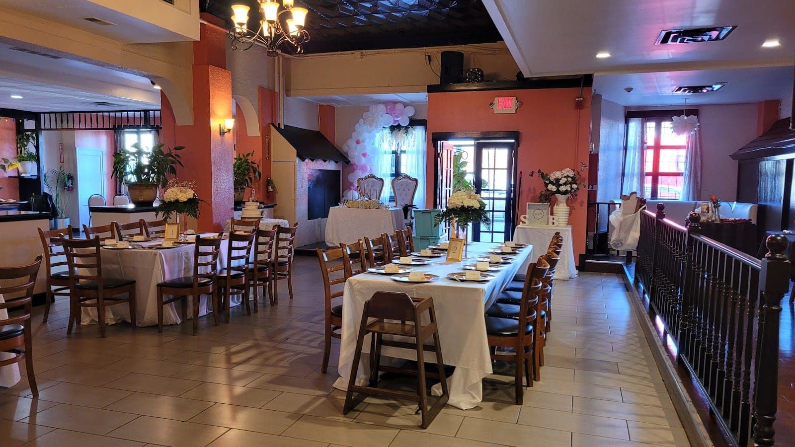 El Aguila Restaurant