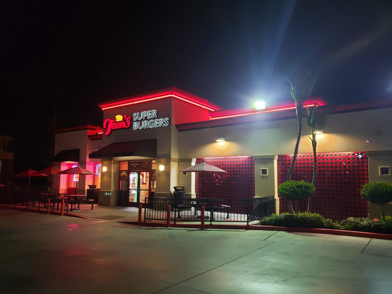 Tam's Super Burgers