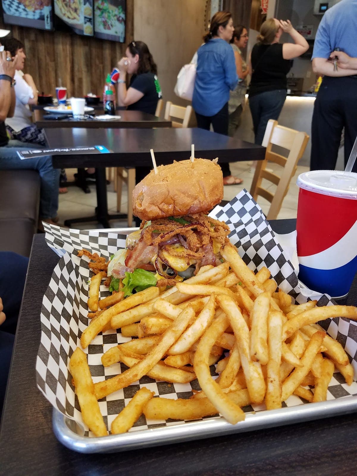 Teddy's Cafe | Teriyaki, Burger & Sushi